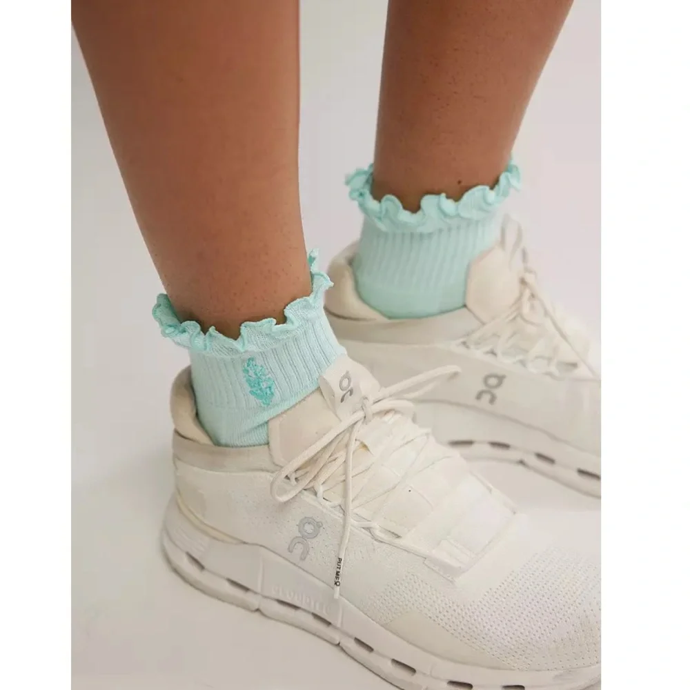 Final price ✨NWT FP movement classic ruffle socks - Picture 1 of 3